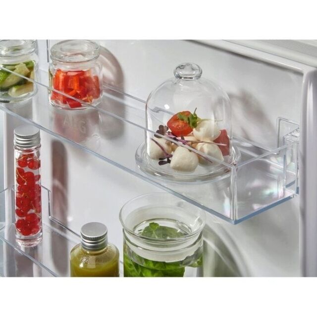 AEG NSC7N18ZES 54.6cm 70/30 Built In Frost Free Fridge Freezer