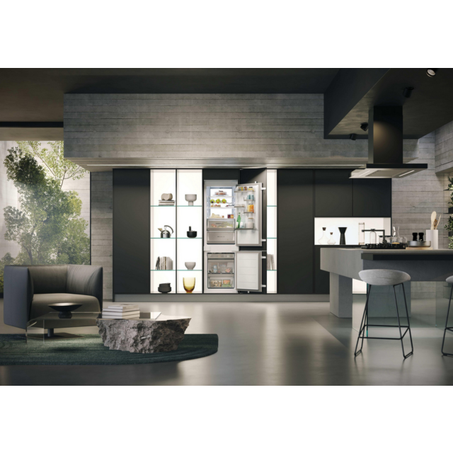 Haier HBW7518CTK Built In 70/30 Fridge Freezer