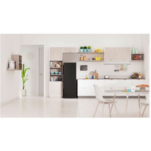 INDESIT IB55532B 55CM FRIDGE FREEZER BLACK