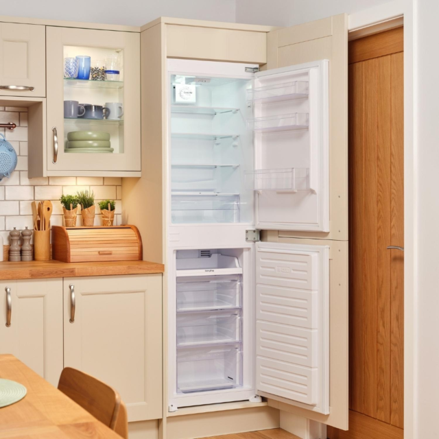 Sensis RFCMI0154EW 54cm Integrated Fridge Freezer